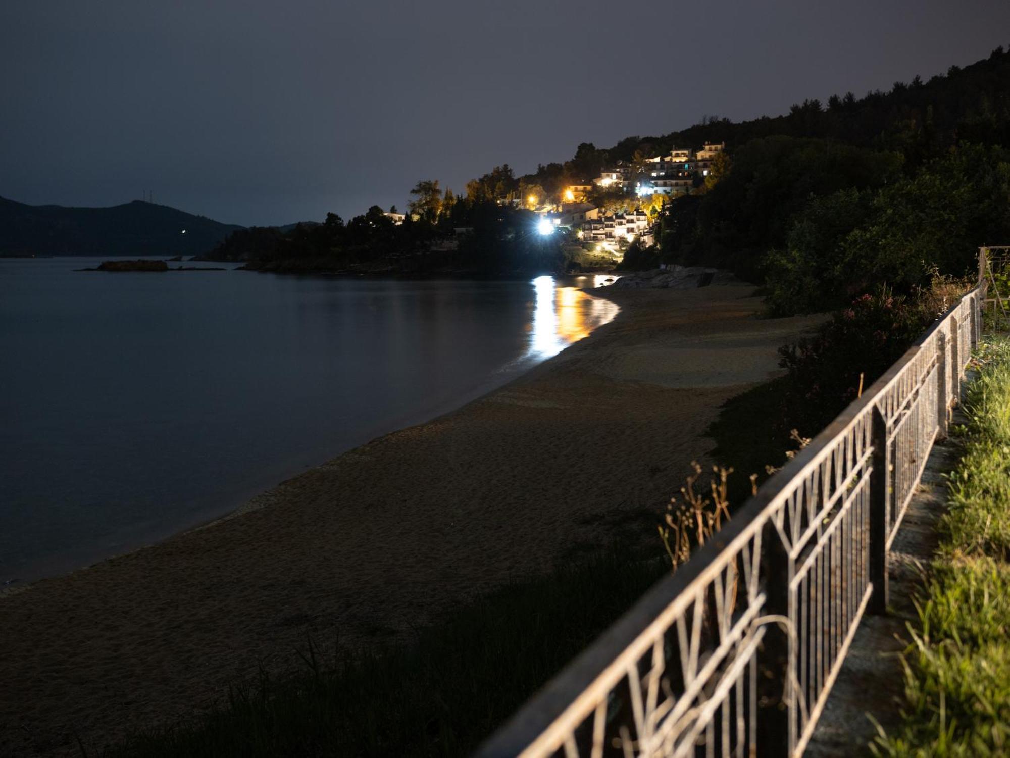 The House On The Beach Palaiontsiflikion Exterior foto
